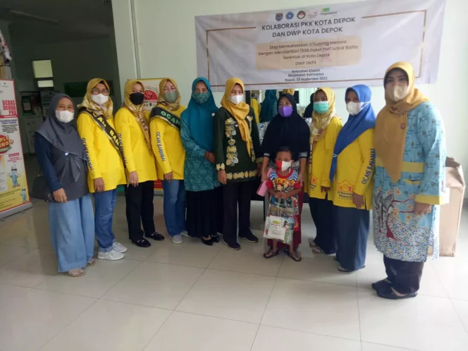 
					Sukseskan Program D’sunting Menara, 175 Balita di Abadijaya dan Cisalak Dapatkan Paket  Makanan Tambahan