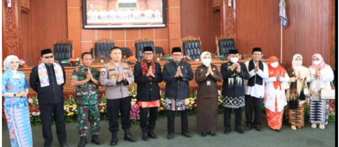 
					Peringati HUT Ke-23, Tujuh Anggota DPRD Kota Depok Raih Badan Kehormatan Awards 2022