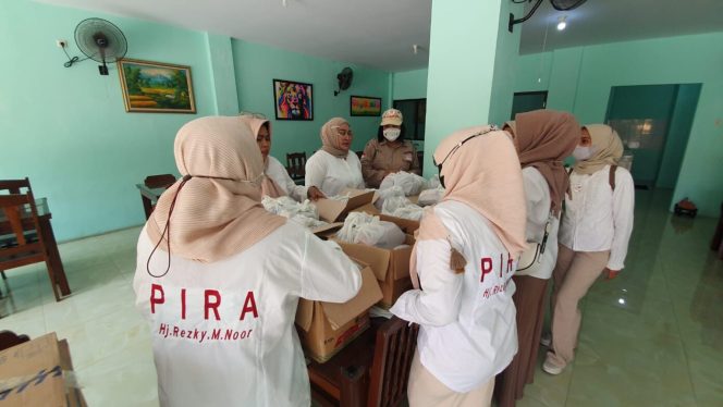 
					HUT ke-14 PIRA Depok Berbagi Sembako dan Layanan Gratis Kesehatan