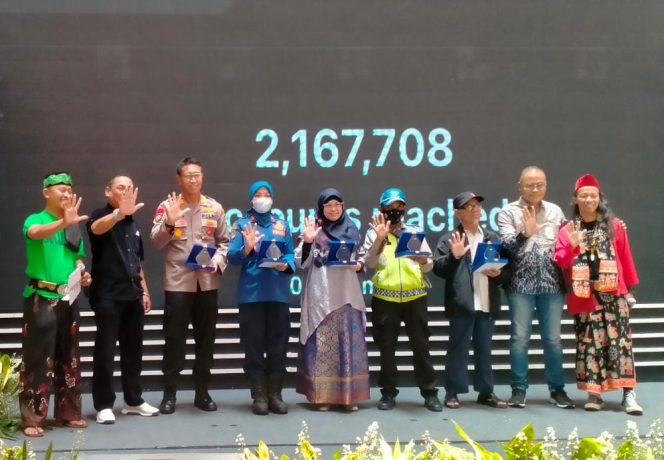 
					Lima Orang di Depok Raih Penghargaan Sebagai Tokoh Inspiratif