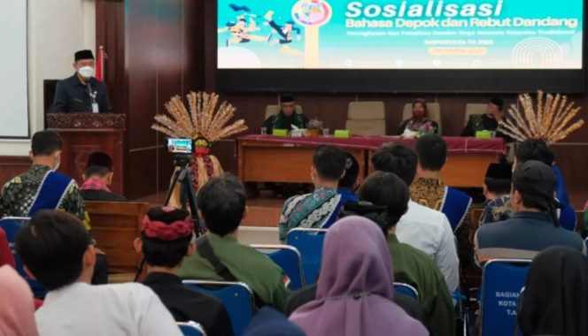 
					Pemkot Depok Kenalkan Bahasa Depok dan Tradisi Rebut Dandang Pada Tenaga Pendidik