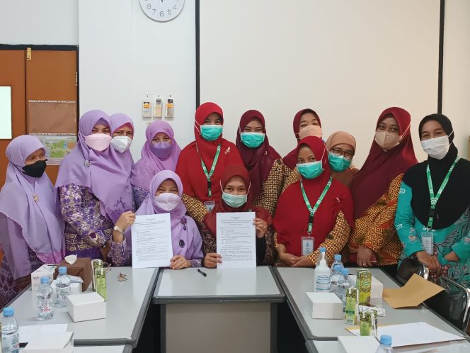 
					<em>Salimah Kota Depok dan Rumah Sakit Simpangan Depok Jalin Kerjasama Bimbingan Rohani Pasien</em>