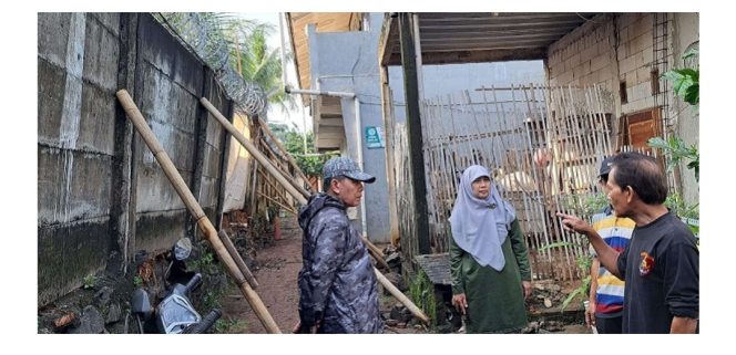 
					Tinjau Tembok Jebol Paska Banjir, Sri Utami : Solusi Konservatif Membangun Sumur Resapan