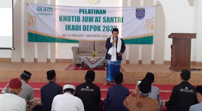 
					<em>Ikadi Kota Depok Mempersiapkan Khatib Terlatih</em>