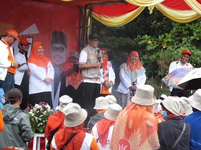 
					<em>Peserta Festival PKS Banyak Yang Datang Meski Hujan, Ketua DPD PKS Depok Imam Budi Hartono Sebut Tanda Kemenangan PKS</em>