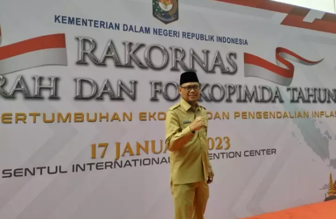 
					Wakil Wali Kota Depok, Imam Budi Hartono saat menghadiri Rakornas Kepala Daerah dan seluruh anggota Forkopimda se – Indonesia Tahun 2023 di Sentul International Convention Centre (SICC), Bogor, Jawa Barat, Selasa (17/01/23). (Foto: Diskominfo)