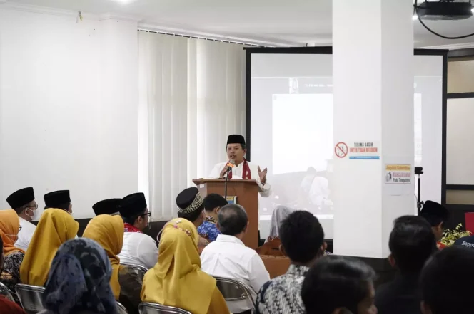 
					Foto: JD 04/Diskominfo Kepala DKUM Kota Depok, Dede Hidayat saat memaparkan penyusunan Rencana Kerja Perangkat Daerah 2024 pada Forum Renja, di Gedung Balatkop, Kecamatan Sukmajaya, Jumat (17/02/23).