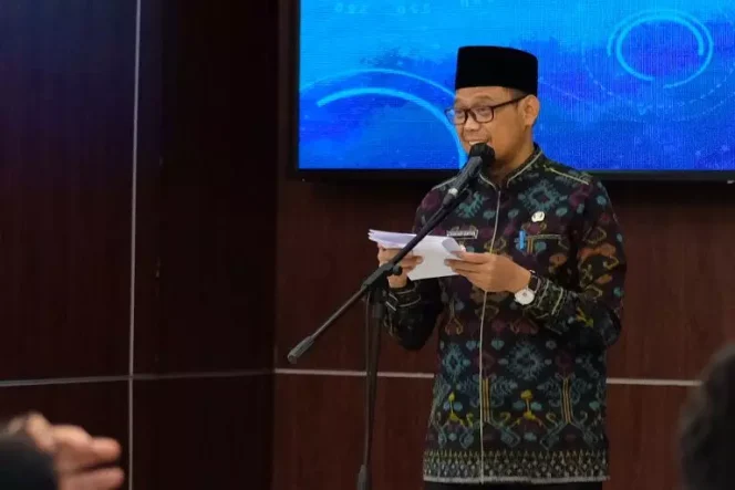 
					Wakil Wali Kota Depok, Imam Budi Hartono saat memberikan sambutan pada kegiatan Pemadanan NPWP dan SPT Tahunan yang digelar KPP Pratama Kota Depok di aula Teratai, Lantai 1, Balai Kota, Rabu (01/02/23). (Foto: Diskominfo).