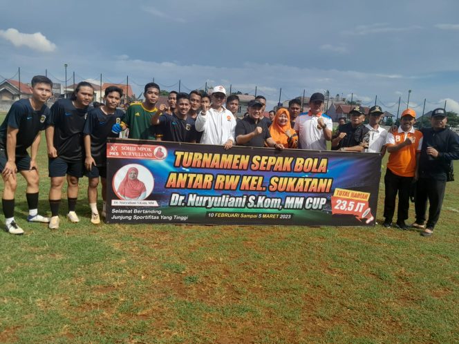 
					<em>Sukses Digelar, Walikota Depok Hadiri Turnamen Sepakbola Nuryuliani Cup 2023</em>
