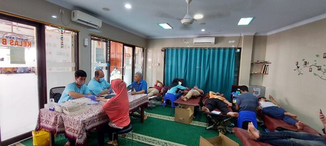 
					Donor Darah di Masjid Al Manar Taman Duta Depok