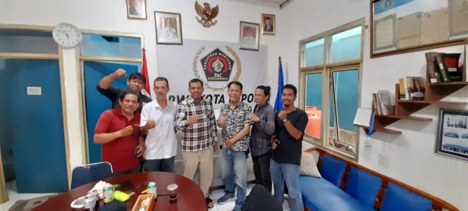 
					Jalin Silaturahim Dengan  Wartawan Bambang Sutopo Kunjungi Kantor PWI Kota Depok