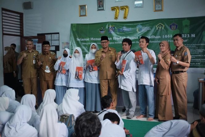
					Hadiri Sanlat di SMAN 5 Depok, Wakil Wali Kota Ingatkan Pentingnya Belajar Agama dan Pengetahuan Secara Seimbang