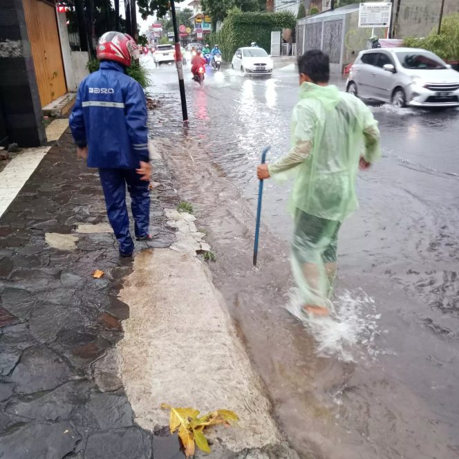 
					Depok Diguyur Hujan Deras Hari Minggu Kemarin, DPUPR Petakan 13 Titik Banjir dan Longsor