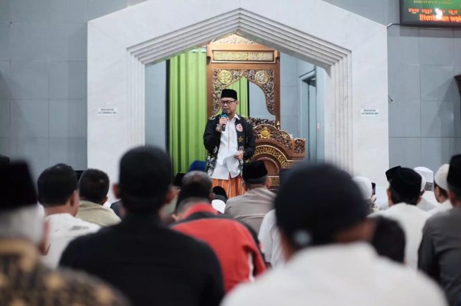 
					Tarling ke Masjid An-Nur Gandul, Wakil Wali Kota Perkenalkan Para Pejabat Pemkot Depok ke Warga