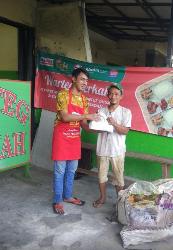 
					Alfamart Gelar Program Warteg Gratis Sediakan 20.000 Paket Buka Puasa