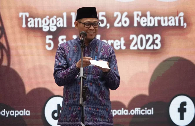 
					Wakil Wali Kota Depok, Imam Budi Hartono, saat menghadiri pagelaran seni ke-85 Sanggar Ayodya Pala di Mall Pesona Square Minggu (05/03/23). (Foto: istimewa).