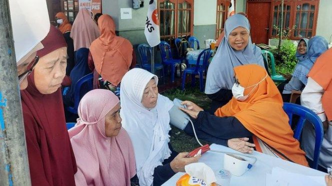 
					PKS Pancoranmas Gelar Pengobatan Gratis Ala Rasulullah