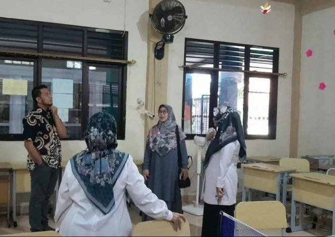 
					Kunjungi SMAN 3 Depok, Anggota DPRD Jabar Iin Nur Fatinah Dengarkan Aspirasi Para Guru