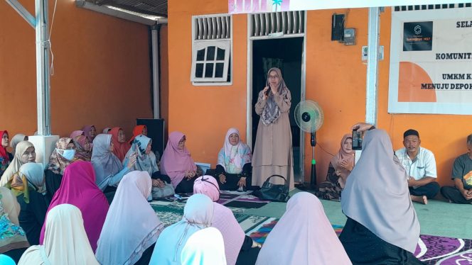 
					Hj. Iin Nur Fatinah Hadiri Santunan yang Digelar Komunitas 1437 Sukmajaya