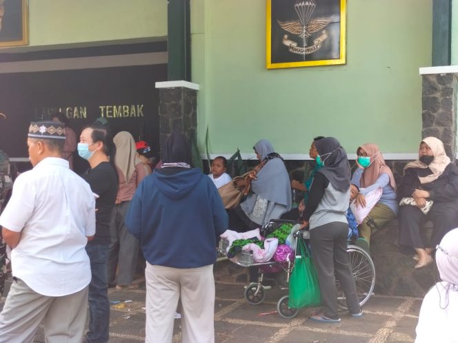 
					Begini Cerita Warga yang Antusias Ingin Berobat Pada Ida Dayak