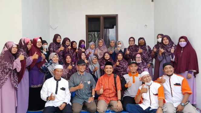 
					Hadiri Santunan di Pondok Jaya, Iin Nur Fatinah Sampaikan Hadits Menyayangi Anak Yatim