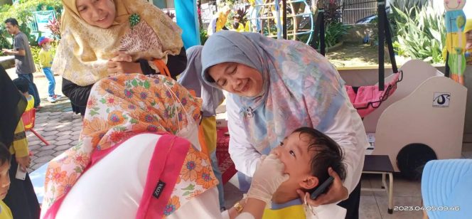 
					Puskesmas Ratujaya Gelar Sweeping Sub PIN Polio Putaran Pertama