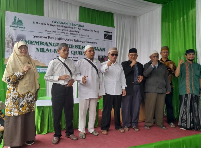 
					Santunan Idul Fitri Bagi Penghafal Al Qur’an  Tunanetra  Yayasan Isbatuna Jatijajar Dikunjungi Anggota DPR RI Nur Azizah