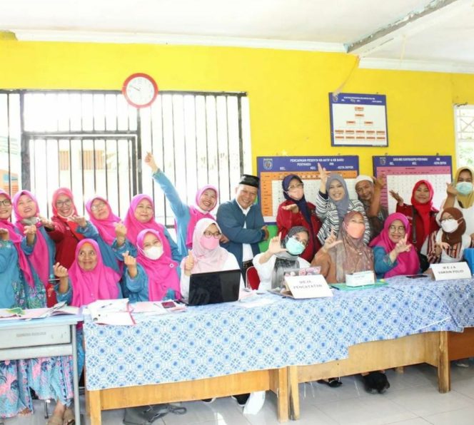 
					Kunjungi Posyandu Subur Beji Timur, Anggota DPRD Depok FPKS Farida Rachmayanti Pantau Kegiatan Vaksinasi Polio