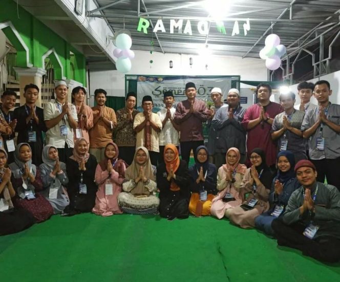 
					Hadiri Buka Bersama SEMERU, Aleg PKS Depok Farida Rachmayanti Puji Kreativitas Karang Taruna Unit 03 Tanah Baru