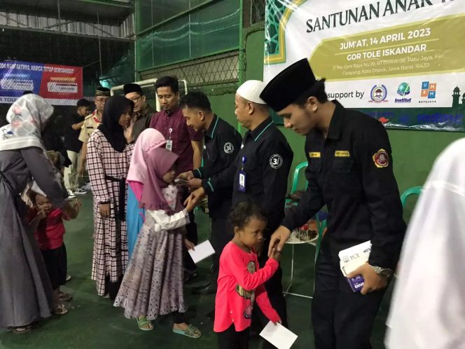 
					Kegiatan santunan anak yatim dan piatu yang digelar Katar Kelurahan Ratujaya, belum lama ini. (Foto: istimewa).