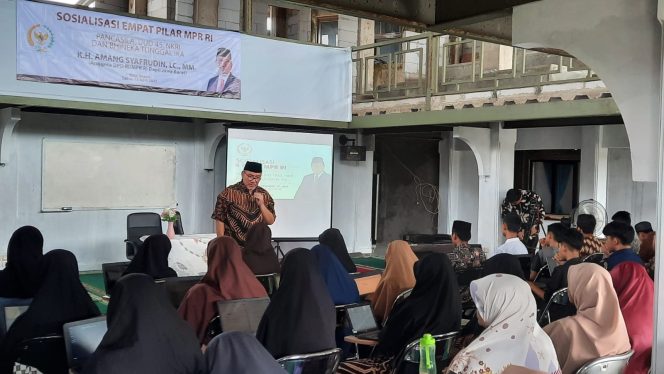 
					K.H. Amang Syafrudin Gelar Sosialisasi Empat Pilar, Jadikan Pancasila Sebagai Dasar Hidup Bernegara
