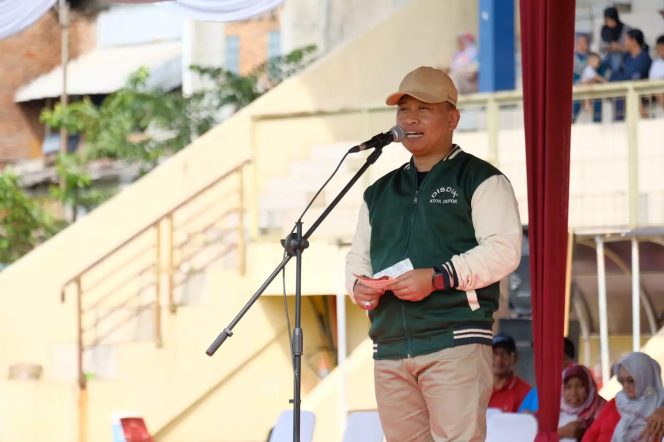 
					Foto: JD 04/Diskominfo Sekretaris Daerah Kota Depok, Supian Suri menyampaikan sambutan saat pembukaan Lomba pendidikan, pembinaan minat, bakat, dan kreativitas siswa tingkat Kota Depok di Stadion Mahakam, Kecamatan Sukmajaya, hari ini (04/05/23).