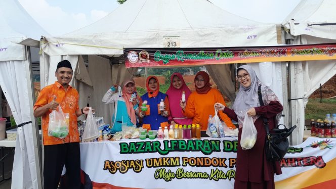 
					Hadiri Lebaran Depok, Anggota DPRD Jawa Barat Iin Nur Fatinah Kunjungi Berbagai Stand UMKM