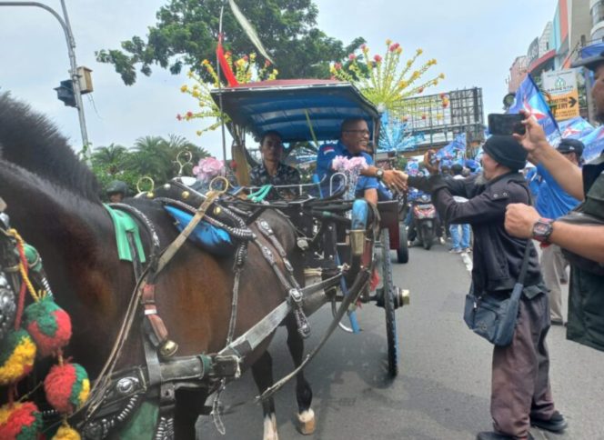 
					Targetkan 10 Kursi di Pileg 2024, Demokrat Depok Daftarkan Bacaleg ke KPU