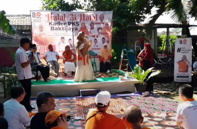 
					Anggota DPRD Jawa Barat Iin Nur Fatinah Hadiri Halalbihalal DPRa PKS Baktijaya