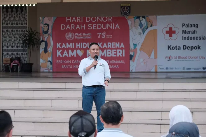 
					Sekretaris Daerah (Sekda) Kota Depok Supian Suri saat memberikan sambutan dalam kegiatan HDDS di Alun-alun Kota Depok, Minggu (25/06/23). (Foto : JD 01/Diskominfo).