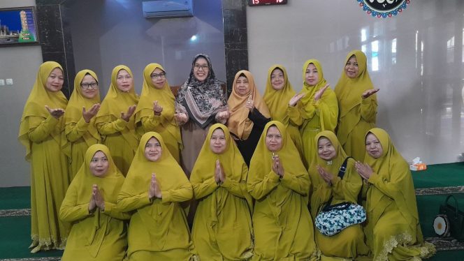 
					Jadi Narasumber Majelis Taklim di Cilodong, Iin Nur Fatinah Bagikan Tips Kenikmatan Ibadah Selepas Ramadhan