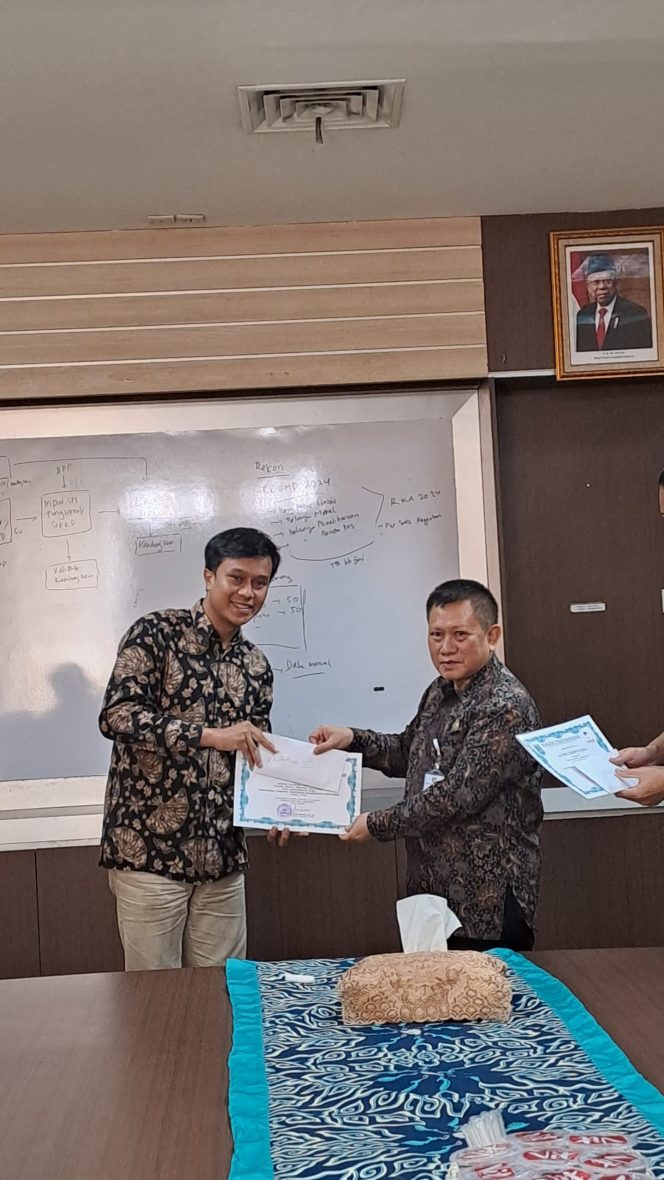 
					Muhammad Vikri, CEO Bukadonasicom Terima Penghargaan Pemuda Pelopor Kota Depok Tahun 2023
