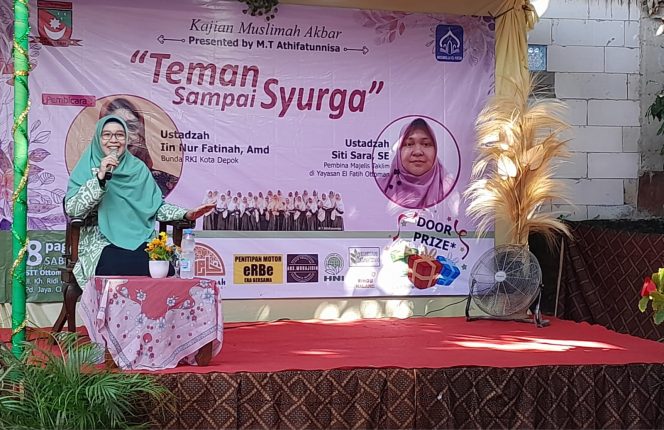 
					Jadi Pemateri Acara Parenting, Iin Nur Fatinah Bagikan Tips Menjadi Teman Sampai Surga