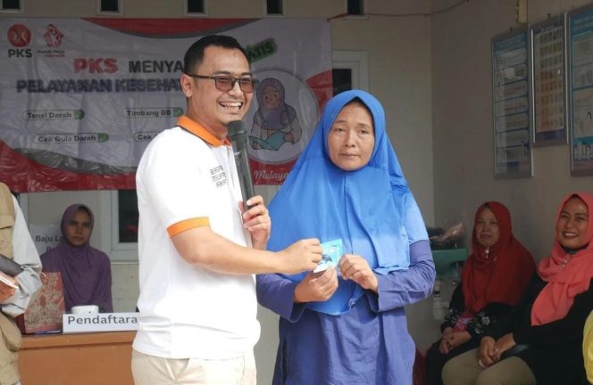 
					Adakan Pelayanan Kesehatan Gratis, DPC PKS Cimanggis Sapa Masyarakat RW 08 Mekarsari