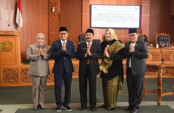 
					Wakil Wali Kota Depok Ucapkan Selamat Pada HM Sakam yang Dilantik Sebagai Anggota Dewan