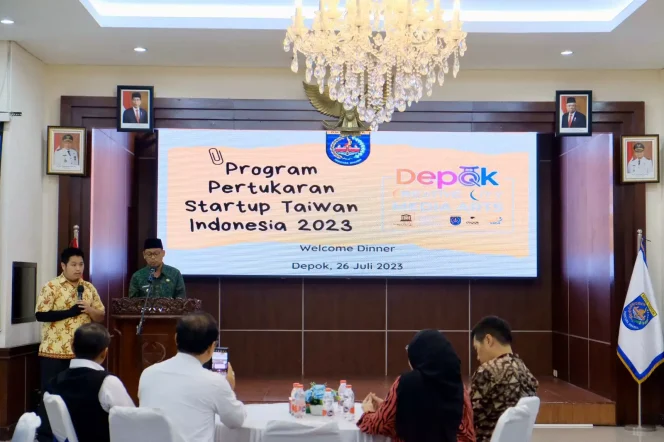 
					Wakil Wali Kota Depok, Imam Budi Hartono saat menghadiri program pertukaran startup Taiwan-Indonesia Tahun 2023 di Aula Teratai, Balai Kota Depok, Rabu (26/07/23) malam. (Foto: Diskominfo).