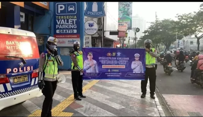 
					Rangkaian kegiatan Operasi Patuh Jaya 2023 yang dilakukan oleh jajaran Satlantas Polres Metro Depok, Selasa (11/07/23). Foto: Istimewa.