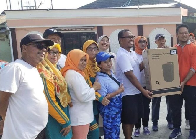 
					Anggota DPRD Depok FPKS Hengky Hibah Sound System, Warga RW 08 Baktijaya Ucapkan Terima Kasih