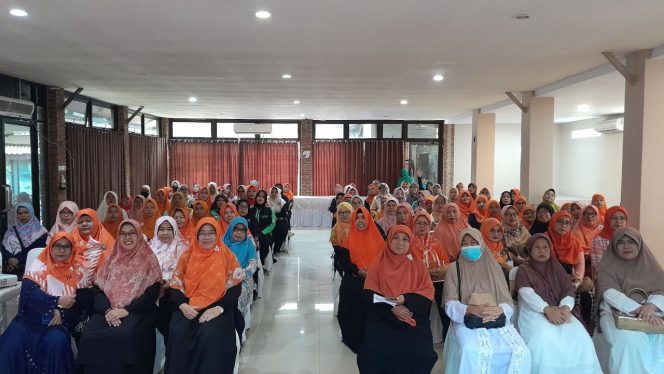 
					Gelar Reses lll di Cimanggis, Iin Nur Fatinah Dengarkan Berbagai Aspirasi Tokoh Perempuan
