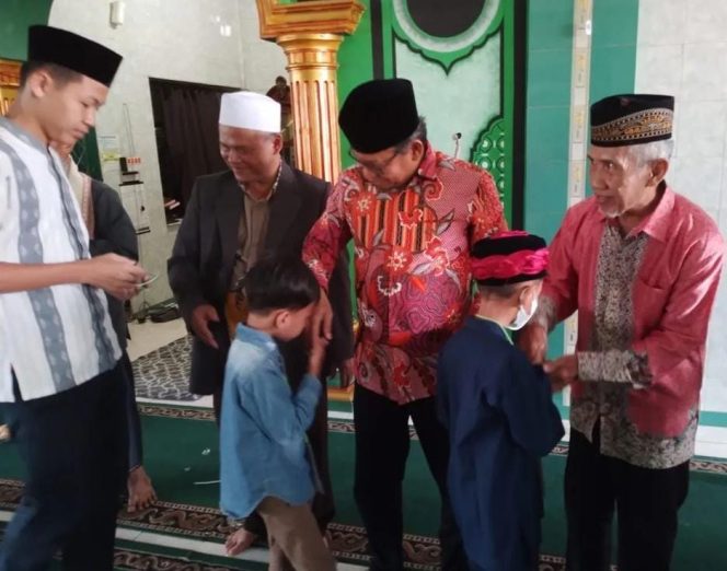 
					Ketua DPRD Depok Depok Menghadiri Santunan Yatim di Masjid Al Muhtadin Beji