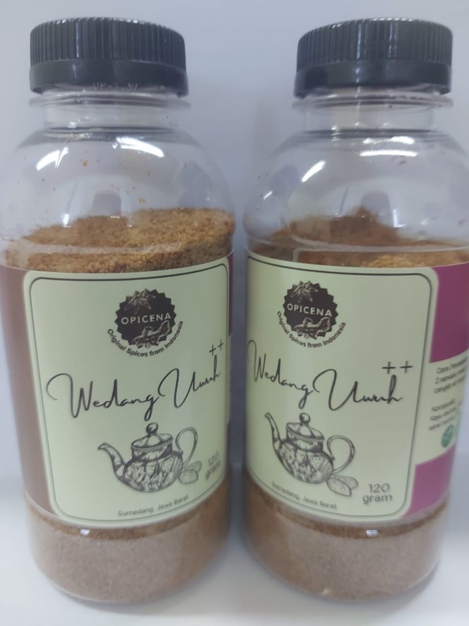 
					Tim Pengabdian Masyarakat Fakultas Farmasi UI Berdayakan Penduduk Desa Olah Rempah-Rempah