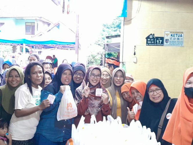 
					Anggota DPRD Provinsi Jawa Barat Iin Nur Fatinah Hadiri PKS Menyapa di Sukmajaya