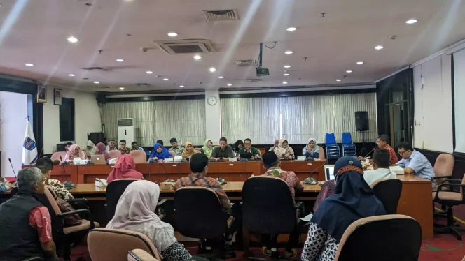 
					Rapat evaluasi 10 Janji Kampanye Wali Kota dan Wakil Wali Kota Depok periode 2021-2026, serta program Kartu Depok Sejahtera (KDS) bersama perangkat daerah terkait, di Ruang Edelweis, Balai Kota, Jumat (15/09) kemarin. (Foto: JD 04/Diskominfo)