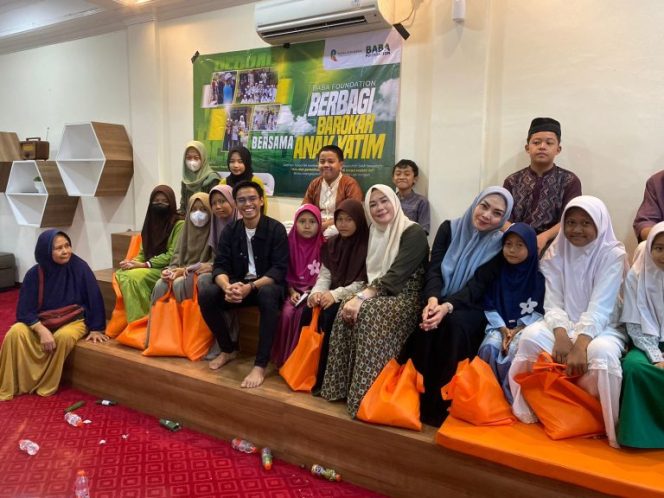 
					Baba Foundation Santuni Puluhan Anak Yatim